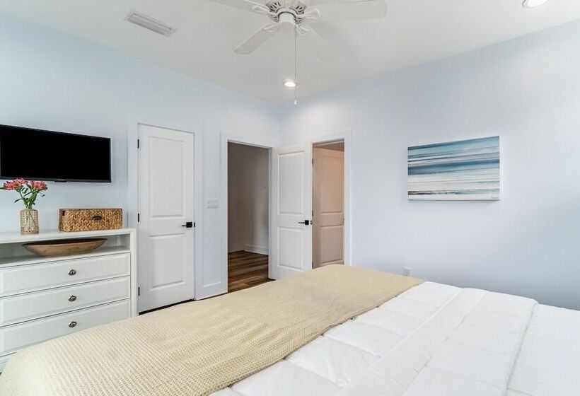 Bottlenose By Avantstay Walk To Miramar Beach