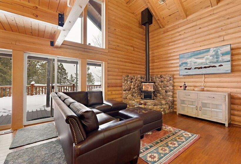 Grand Point Lodge
