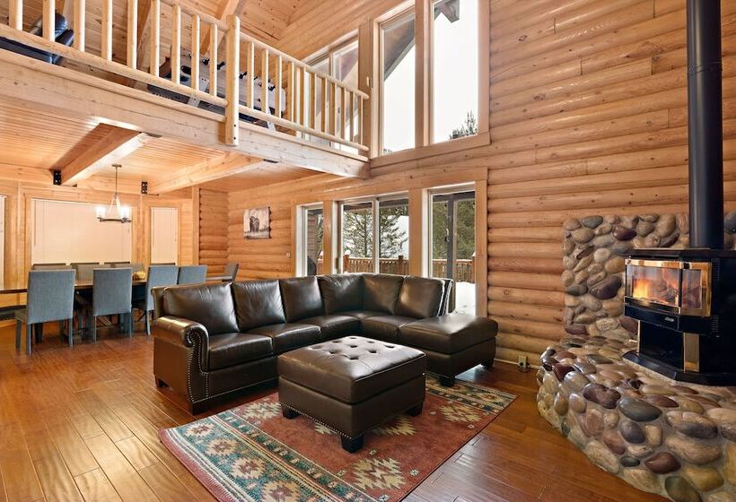 Grand Point Lodge