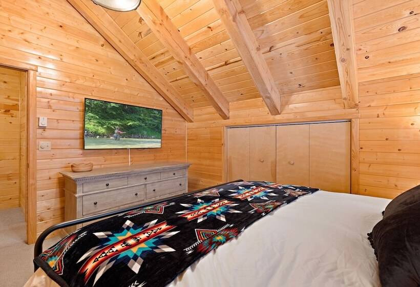 Grand Point Lodge
