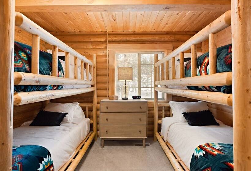 Grand Point Lodge