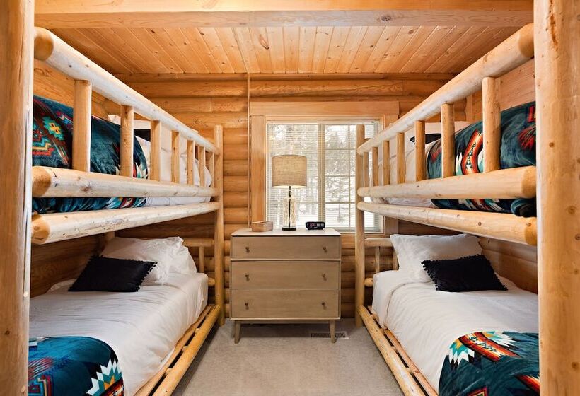 Grand Point Lodge
