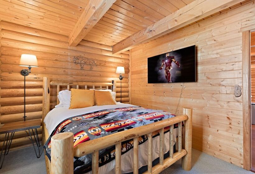 Grand Point Lodge