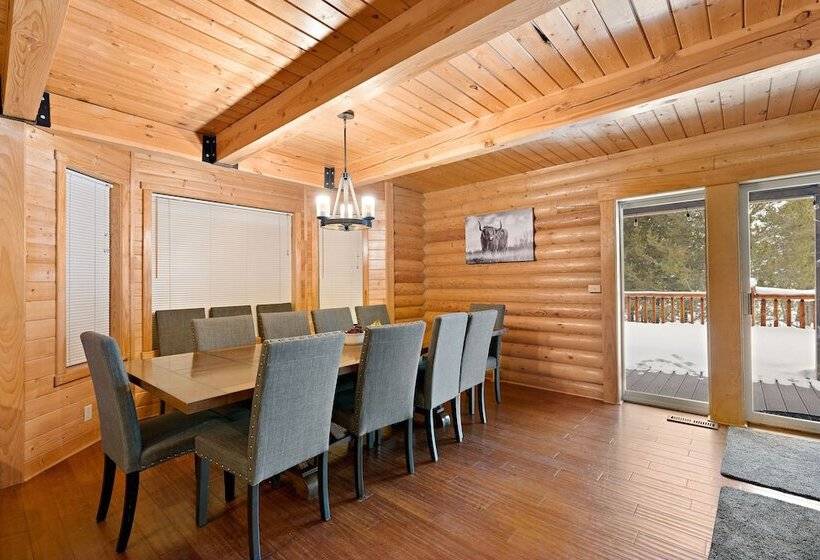Grand Point Lodge