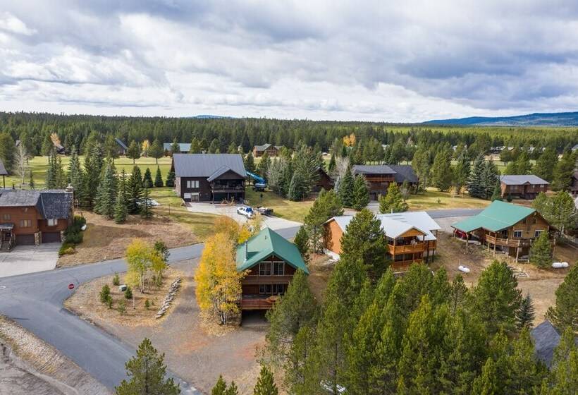 Grand Point Lodge