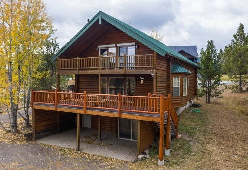Grand Point Lodge