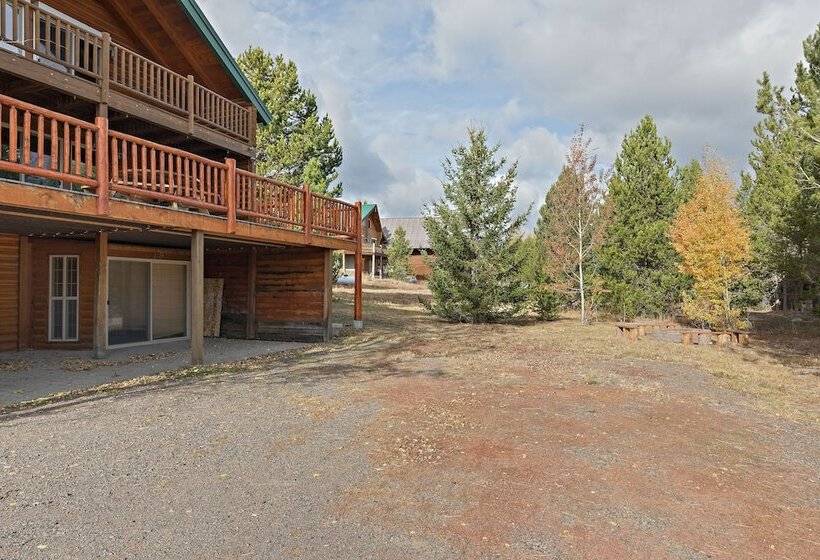 Grand Point Lodge