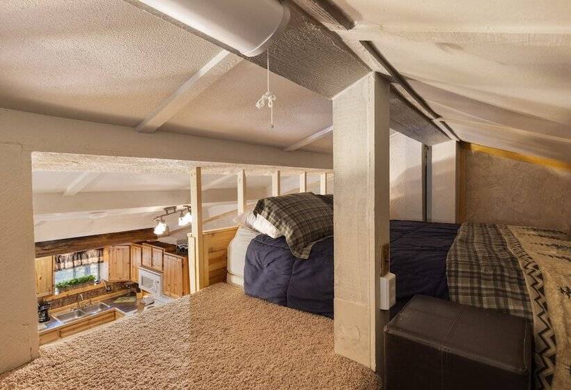 Hayloft Hollow