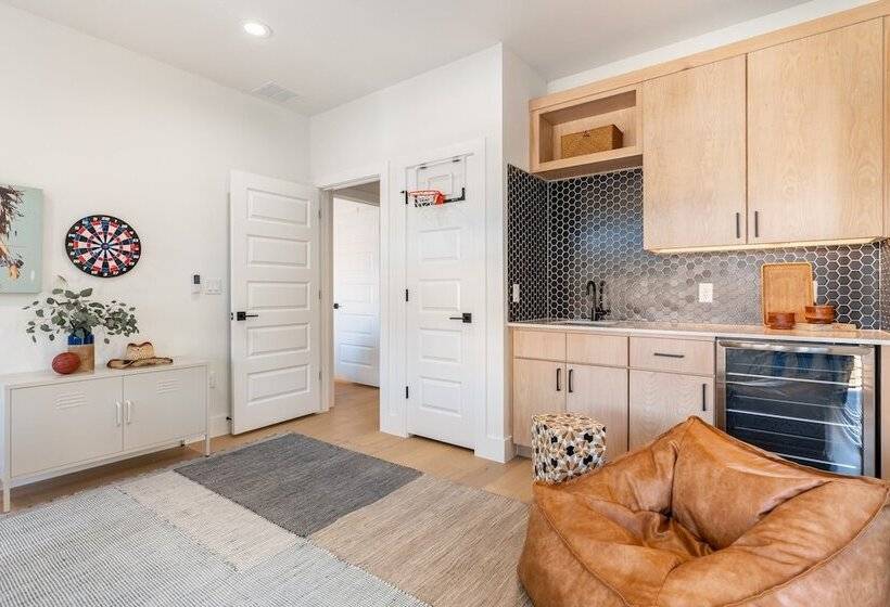 Henley By Avantstay Plunge Pool, Incredible Patio & Guest House!