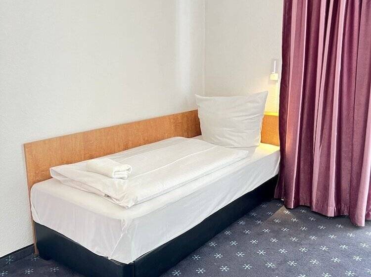 هتل Neo Cologne Bonn Airport