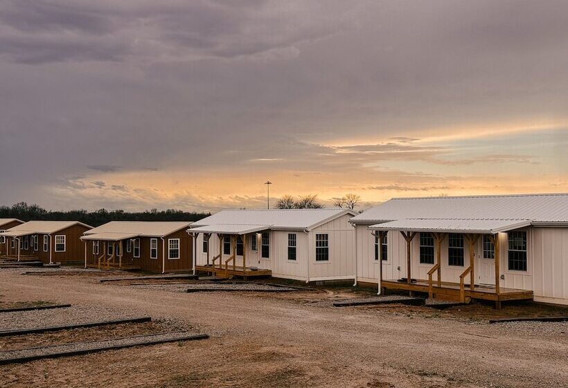 בית מלון כפרי The Glamping At Eden Reserve