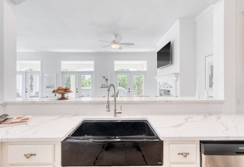 Miramar Manor By Avantstay Walk To The Beach!