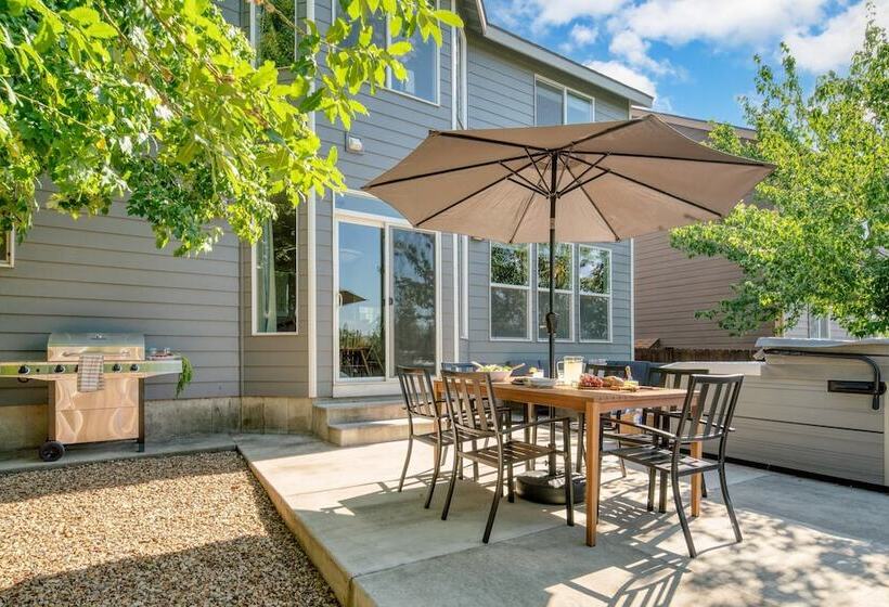 Ponderosa Pines By Avantstay Gorgeous Deck, 10 Mins From Central Bend Family Friendly