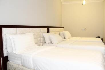 استراحتگاه Nejobugg Palace
