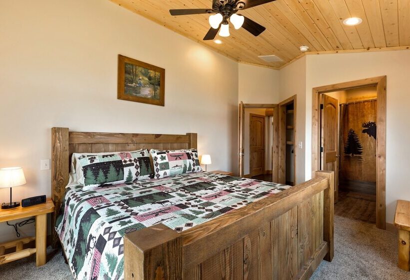 Stone Skipper Lodge