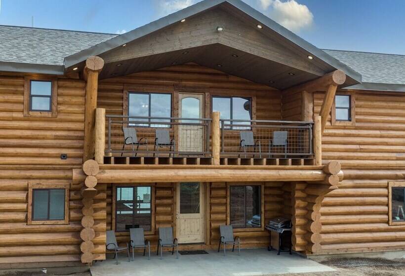 Stone Skipper Lodge