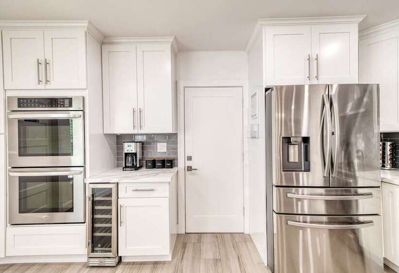 Turtle Nest By Avantstay Near Downtown & Beaches   Chic Fl Escape