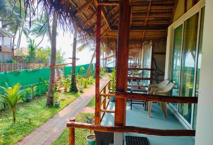 فندق Agonda Beach Chalets