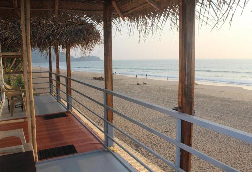 فندق Agonda Beach Chalets