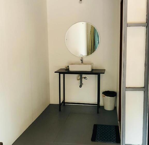 فندق Agonda Beach Chalets