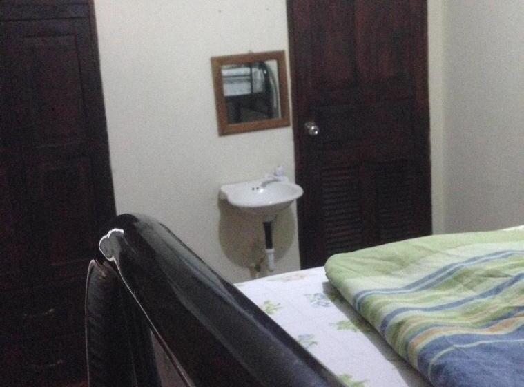 هاستل Hostal Brisas Y Olas