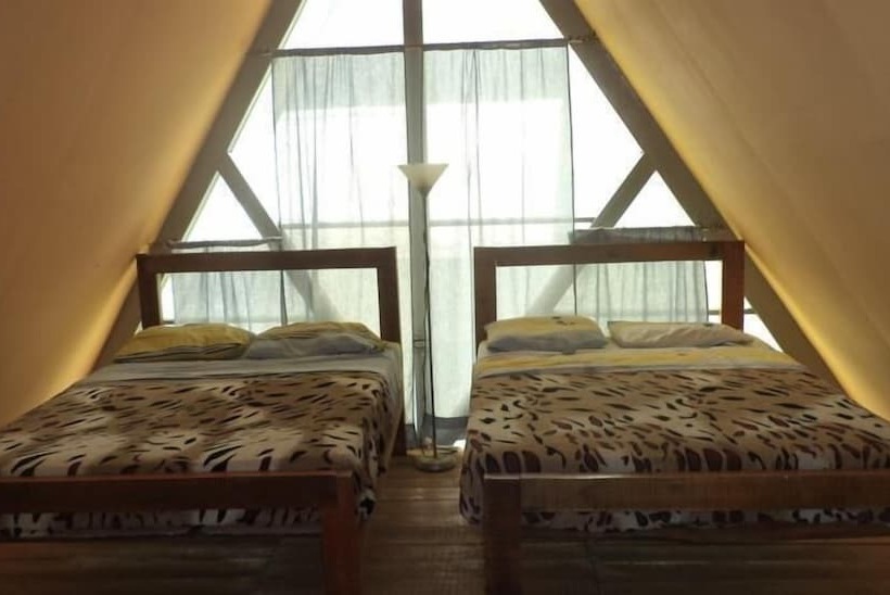 مبيت وإفطار Fireside Inn And Grill