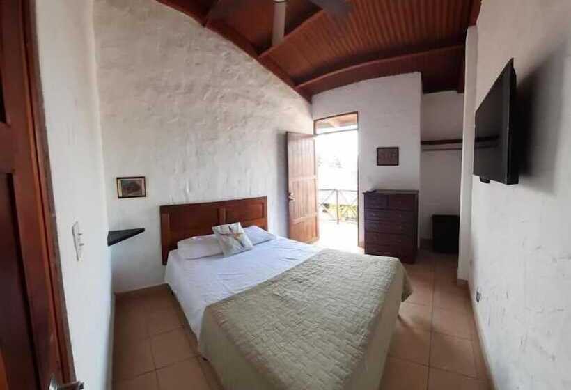 هتل San Carlos Beach Inn