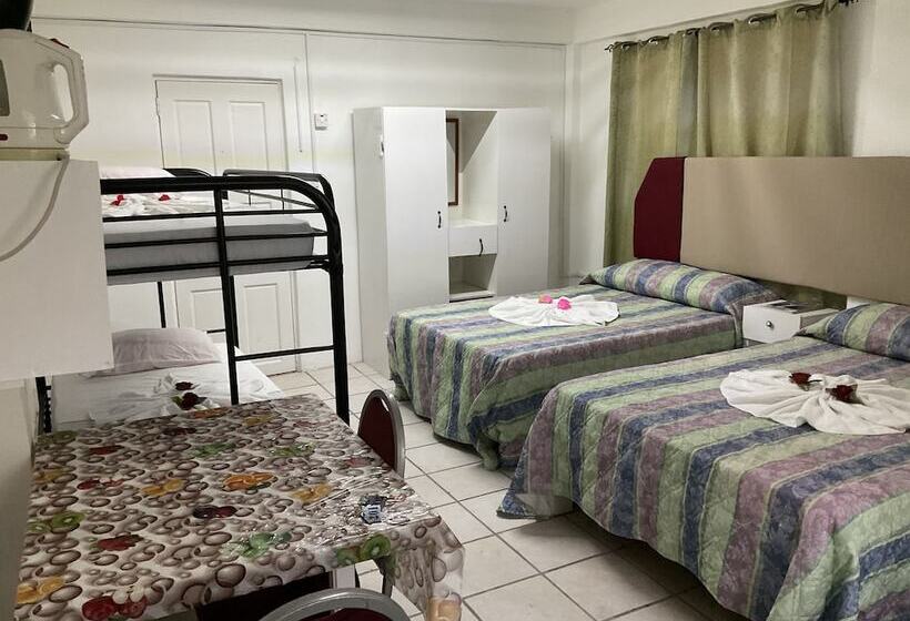 هتل Stephanie S Apartments Ltd