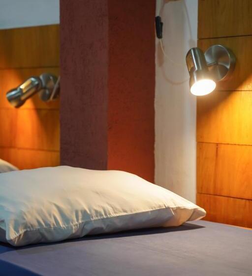 Nomada Hostel