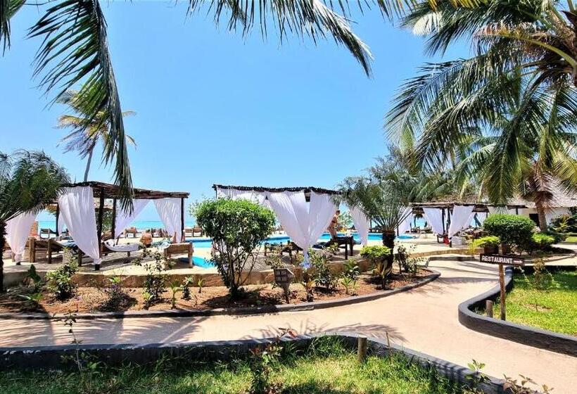 Reef & Beach Resort   Spa Jambiani