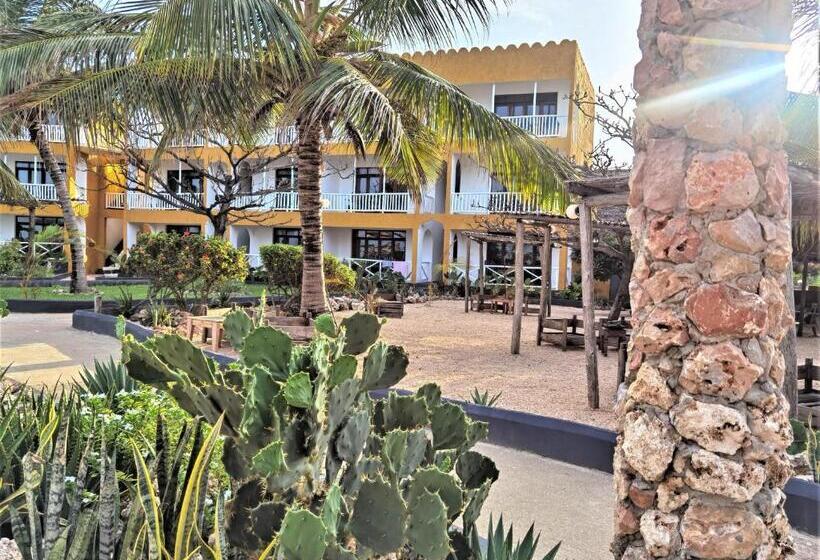 Reef & Beach Resort   Spa Jambiani