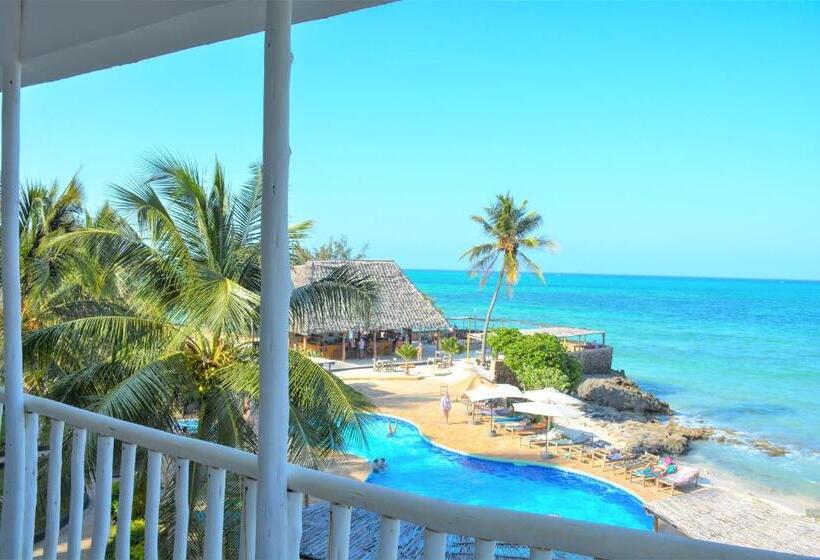 Reef & Beach Resort   Spa Jambiani
