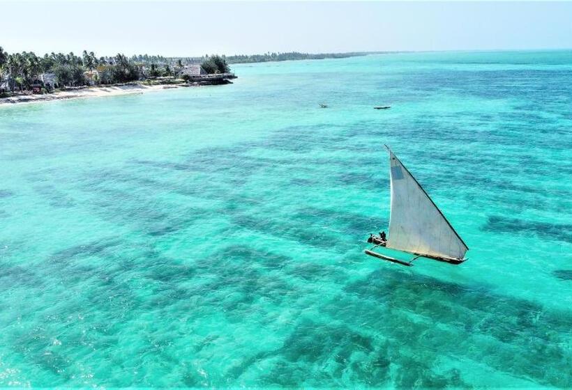 Reef & Beach Resort   Spa Jambiani