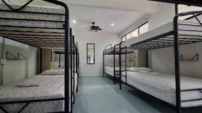 Casa Pura Vida Surf Hostel
