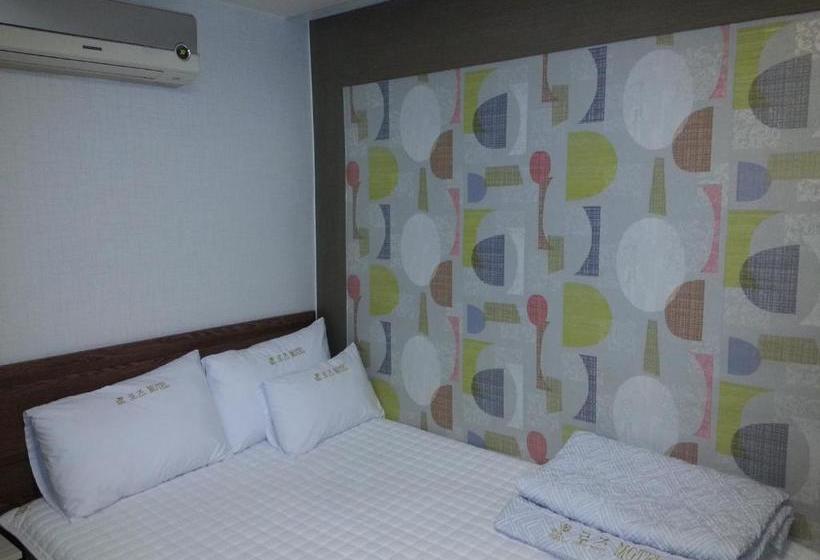 Egg Motel