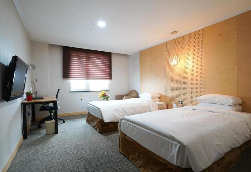 فندق Changwon
