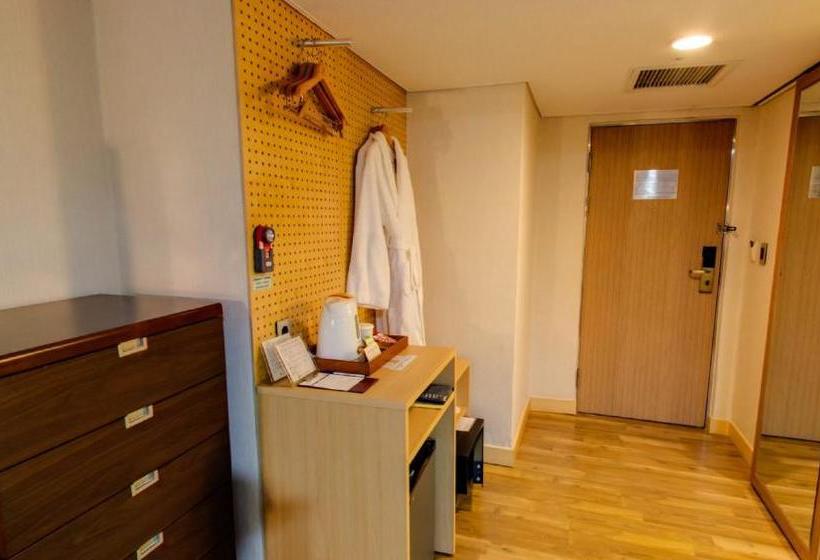 فندق Changwon