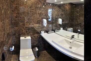 هتل F&b Spa Resort