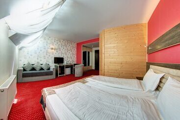 هتل F&b Spa Resort