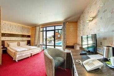 هتل F&b Spa Resort