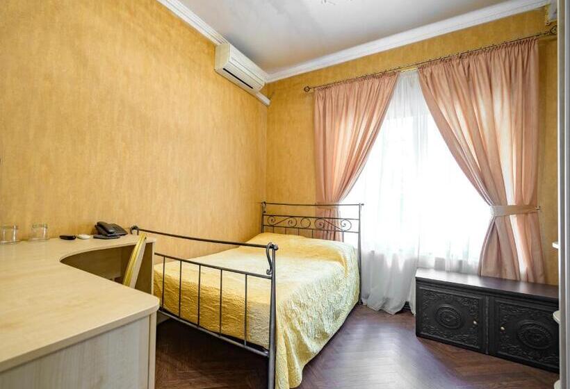 هتل Gostiniy Dvor