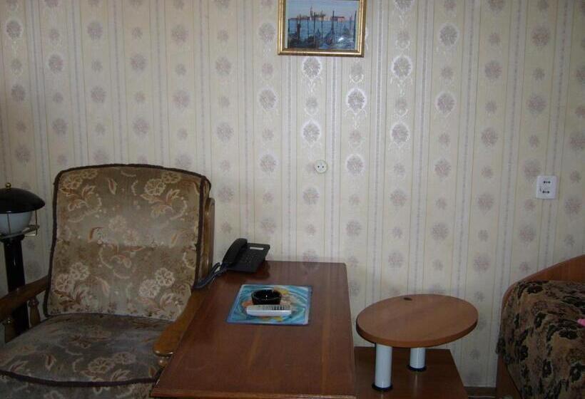 هتل Profspilkovyi