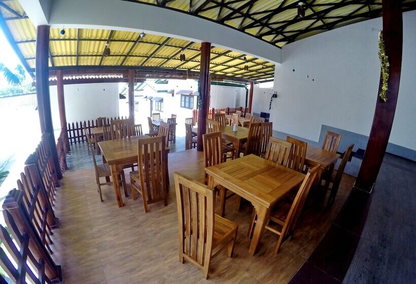 בית מלון כפרי Ramon Beach Resort