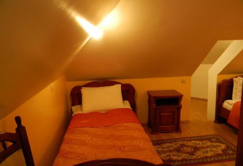 فندق Red Stone