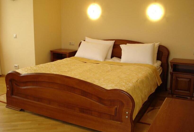 فندق Red Stone