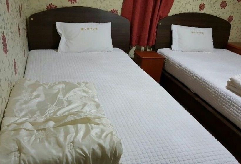 Monaco Motel