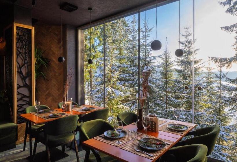 Stara Pravda Hotel   History