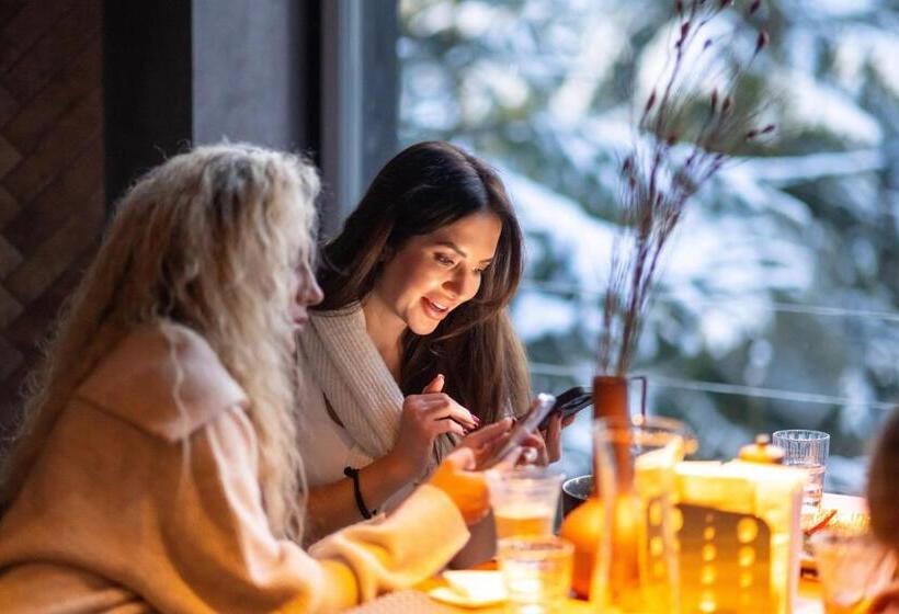 Stara Pravda Hotel   History