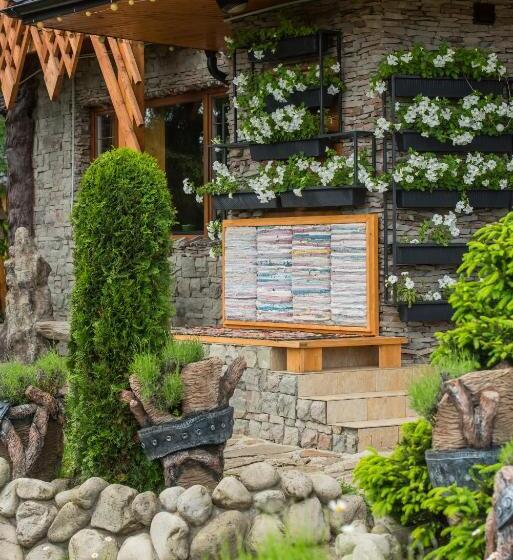 Stara Pravda Hotel   History