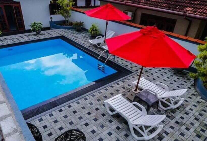 تختخواب و صبحانه Chamo Villa